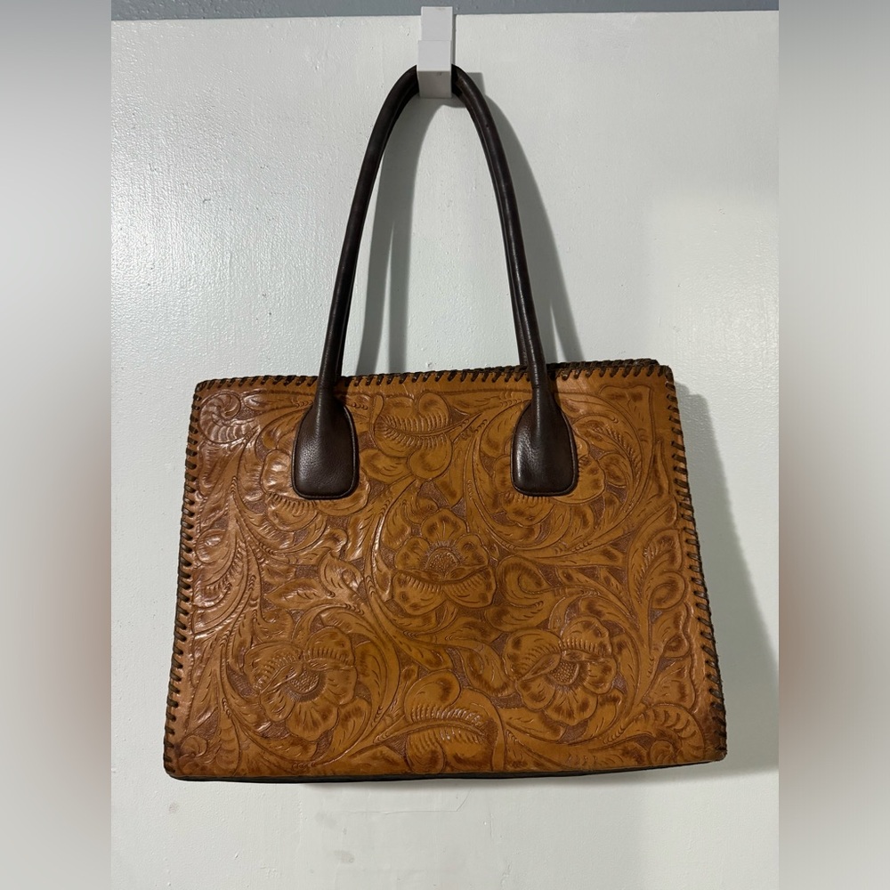 This is a Juan Antonio purse.